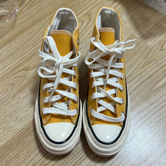 brand new Converse 1970s yellow canvas shoes size6 - Picture 2 of 4